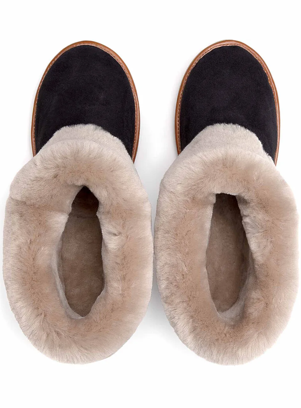 Reversed sheepskin cuffed boots