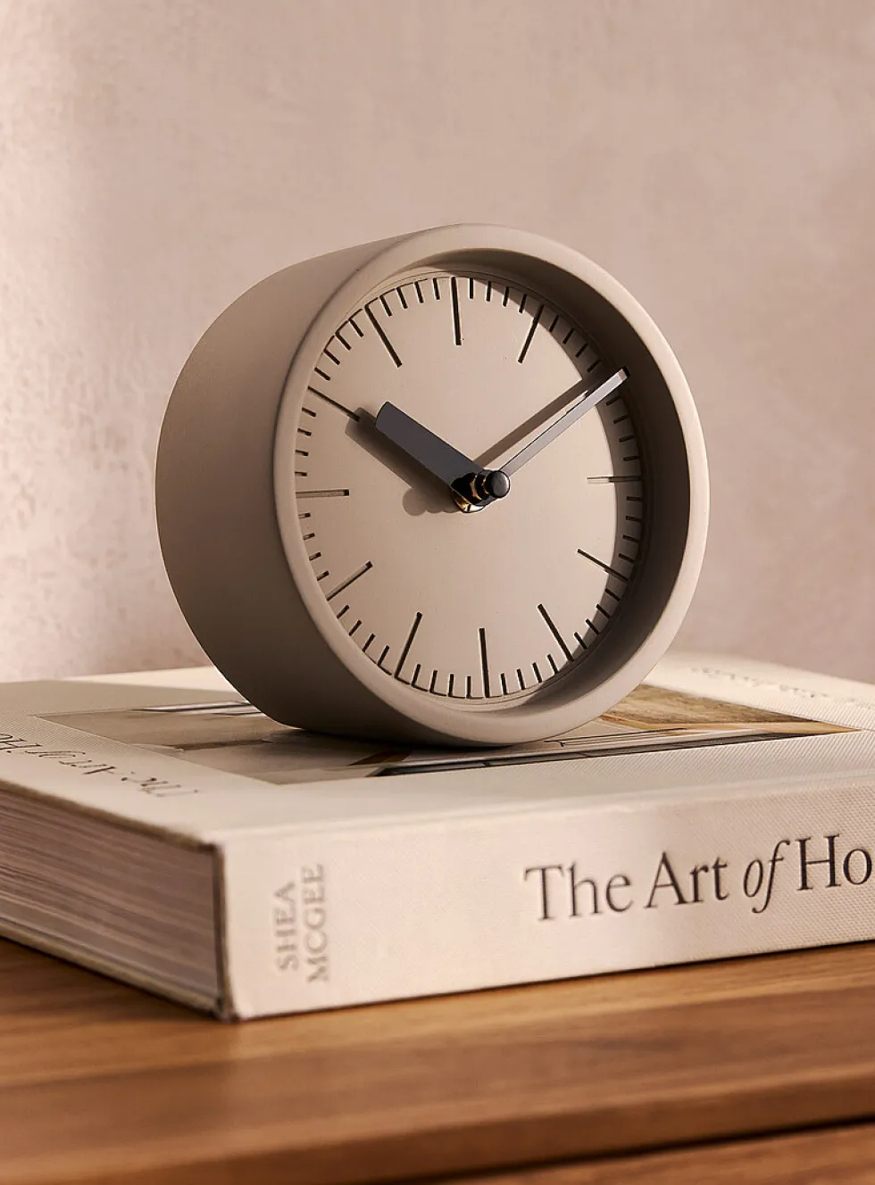 Round concrete table clock