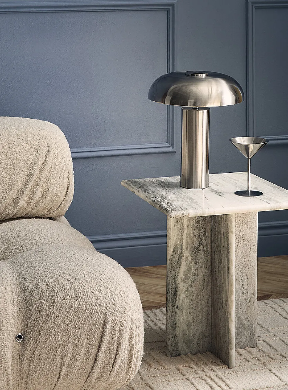 Round metal table lamp