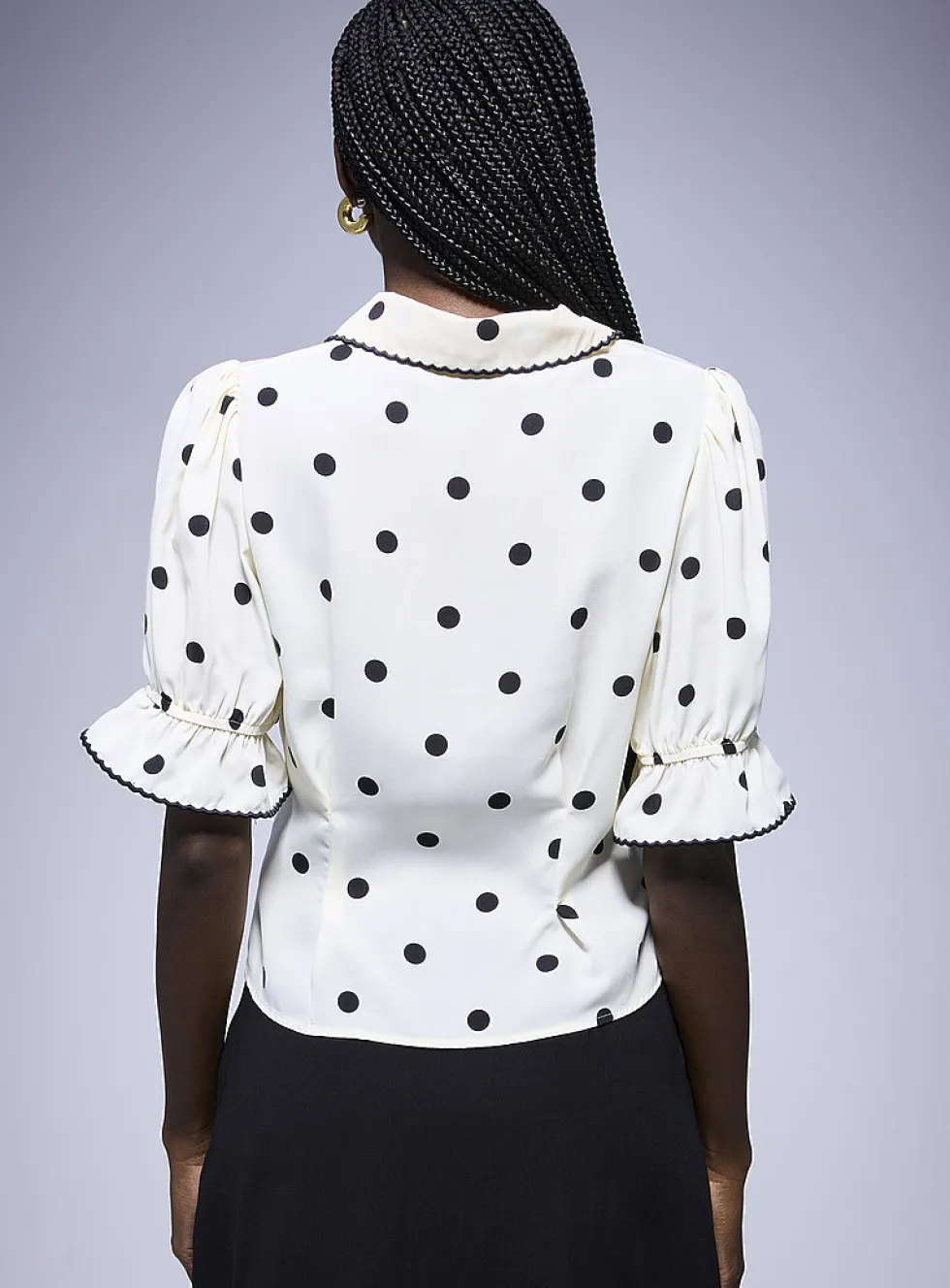 Scalloped-trim puff-sleeve blouse
