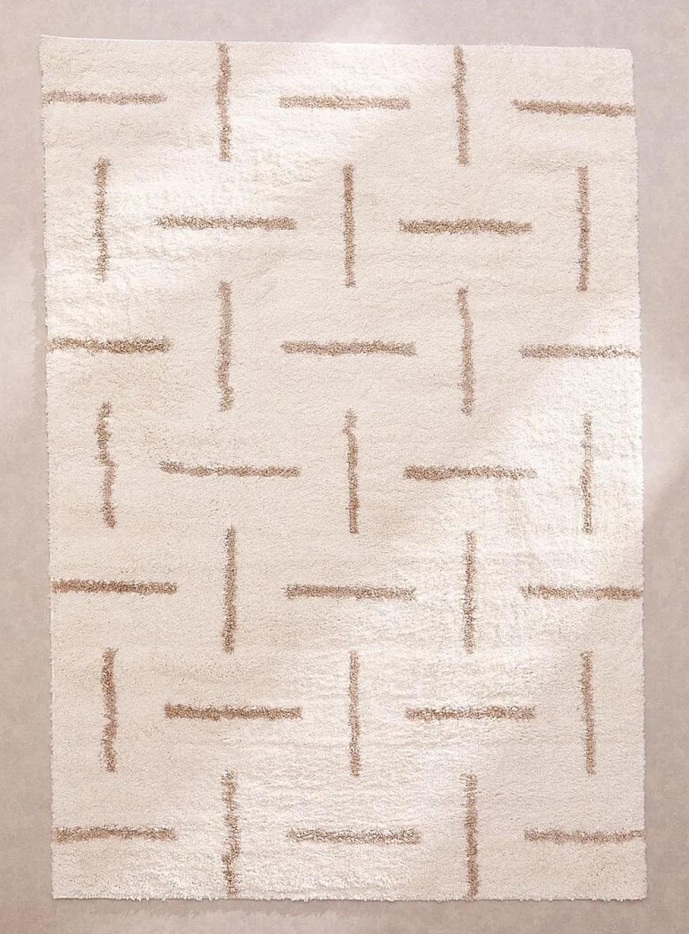Scattered lines tufted rug