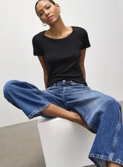 Scoop-neck fitted T-shirt