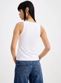 Scoop-neck slim-fit tank