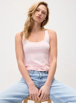 Scoop-neck slim-fit tank