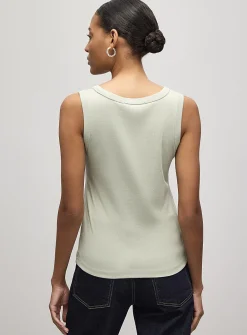 Scoop-neck slim-fit tank