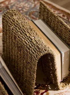 Seagrass magazine rack