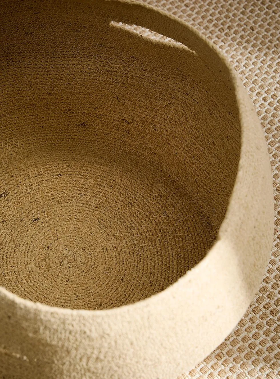 Seagrass split handles round basket