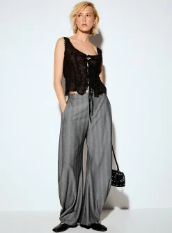 Sheer gathered tie-up cami