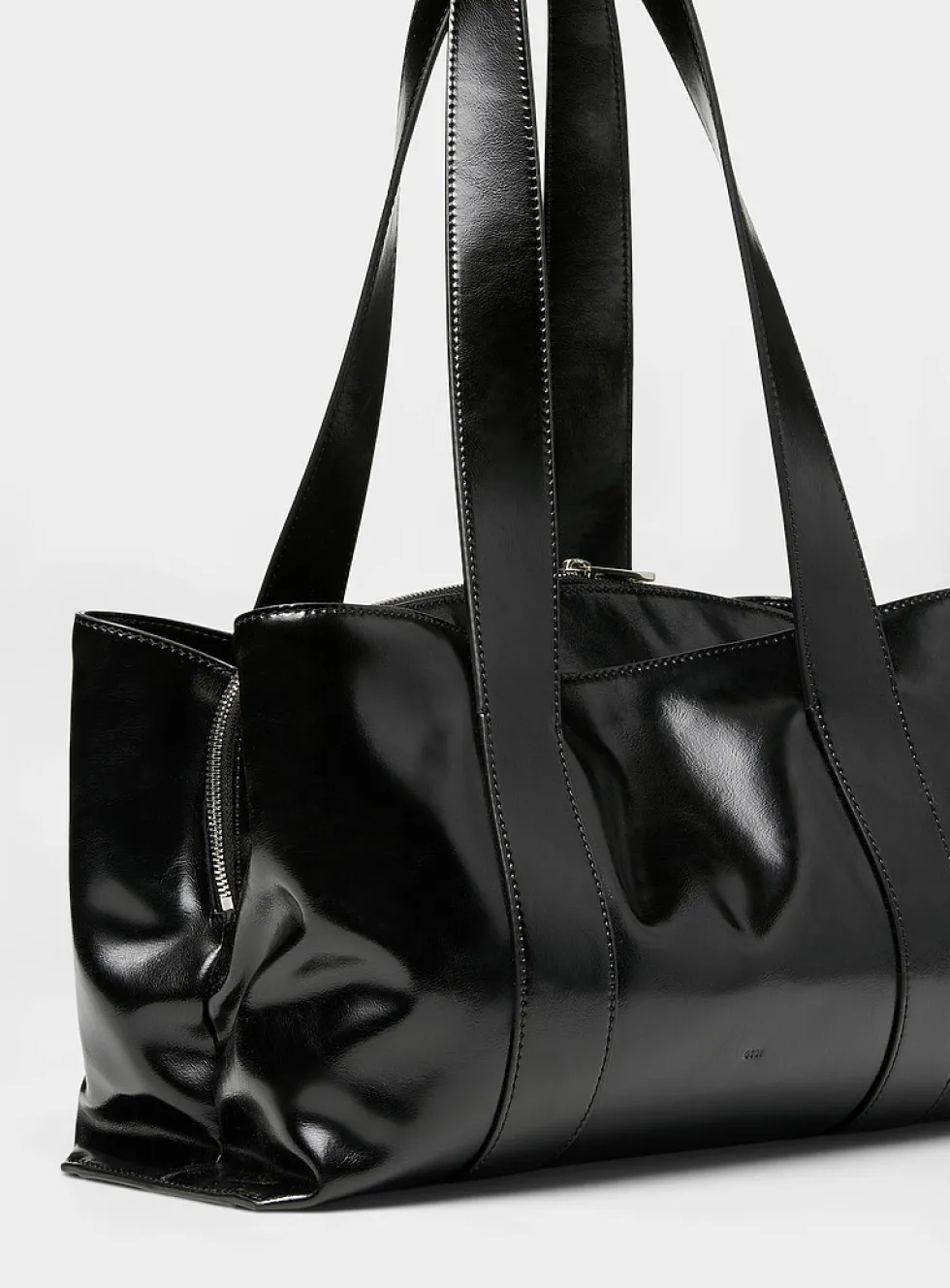 Shell Duffel glossy leather shoulder bag