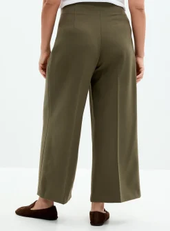 Sleek cropped wide-leg pant