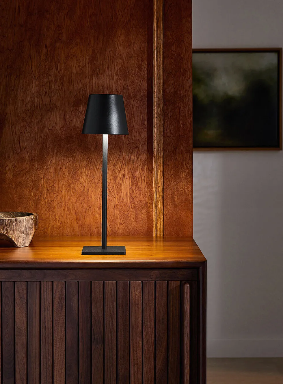 Sleek rechargeable touch table lamp