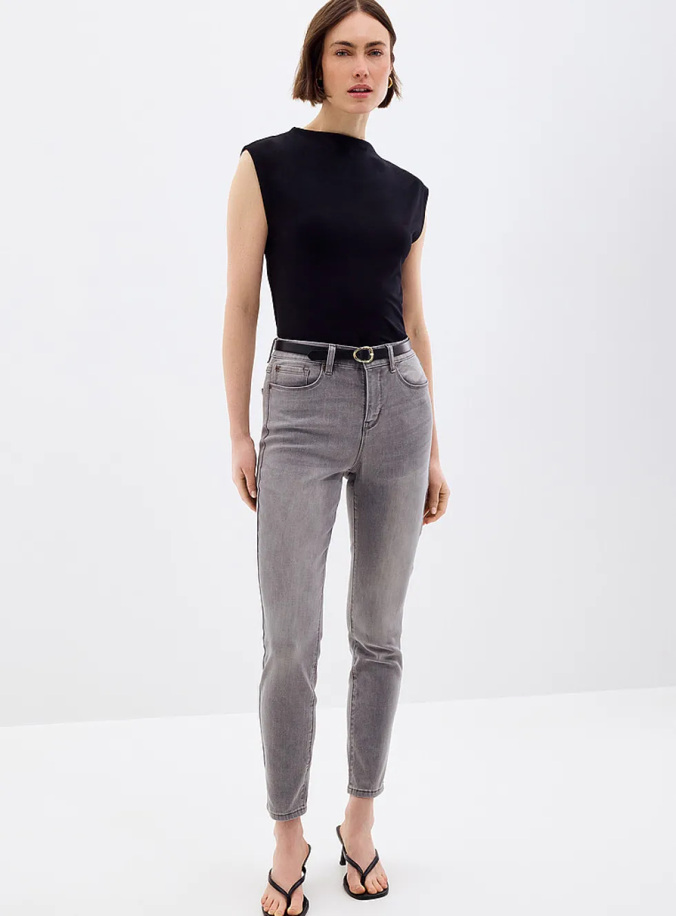 Sleek stretch jean