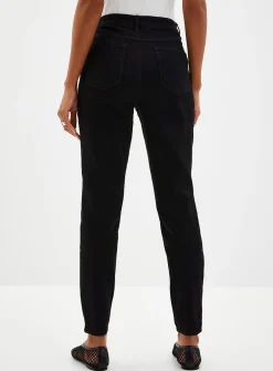 Sleek stretch jean