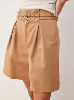 Slim belts structured Bermuda short