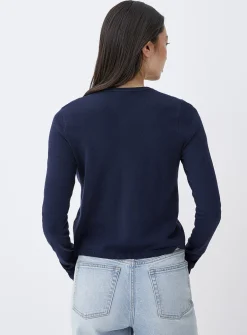 Small-button fine-knit cardigan
