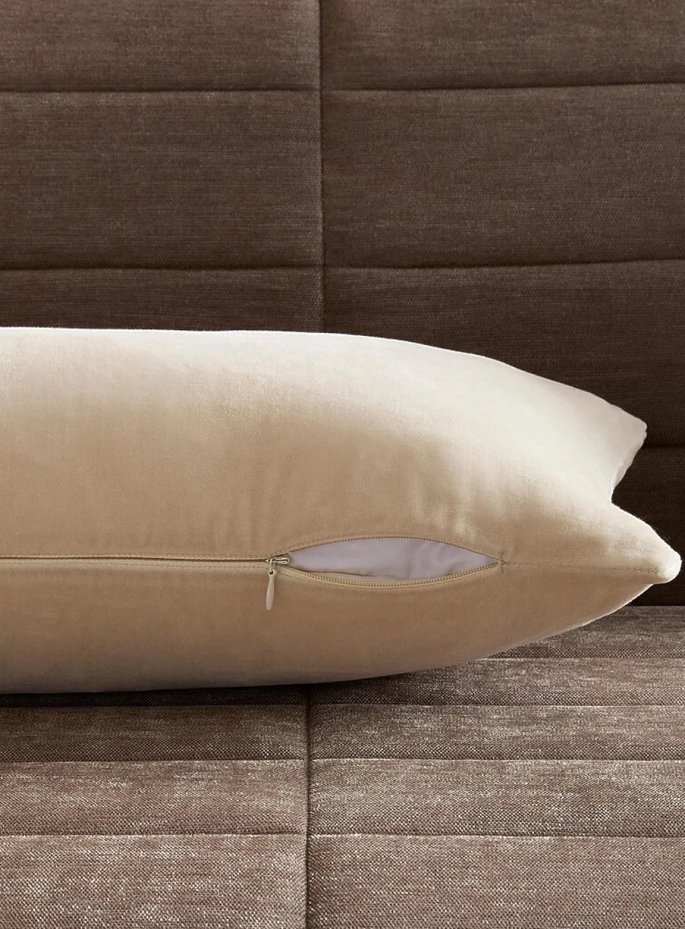 Soft cotton velvet removable-cover cushion