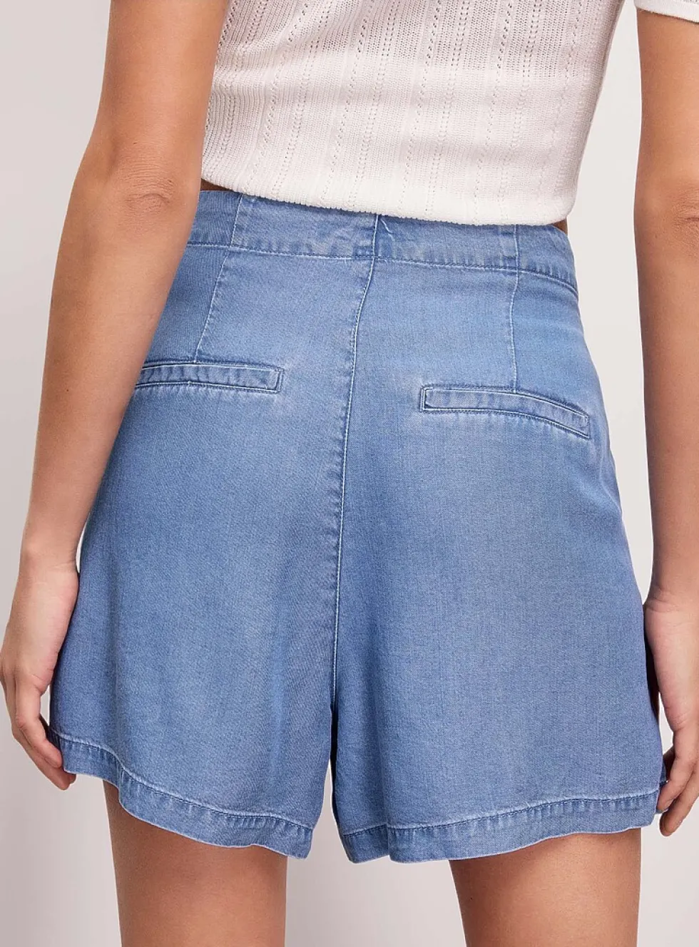 Soft supple denim belted pleated short