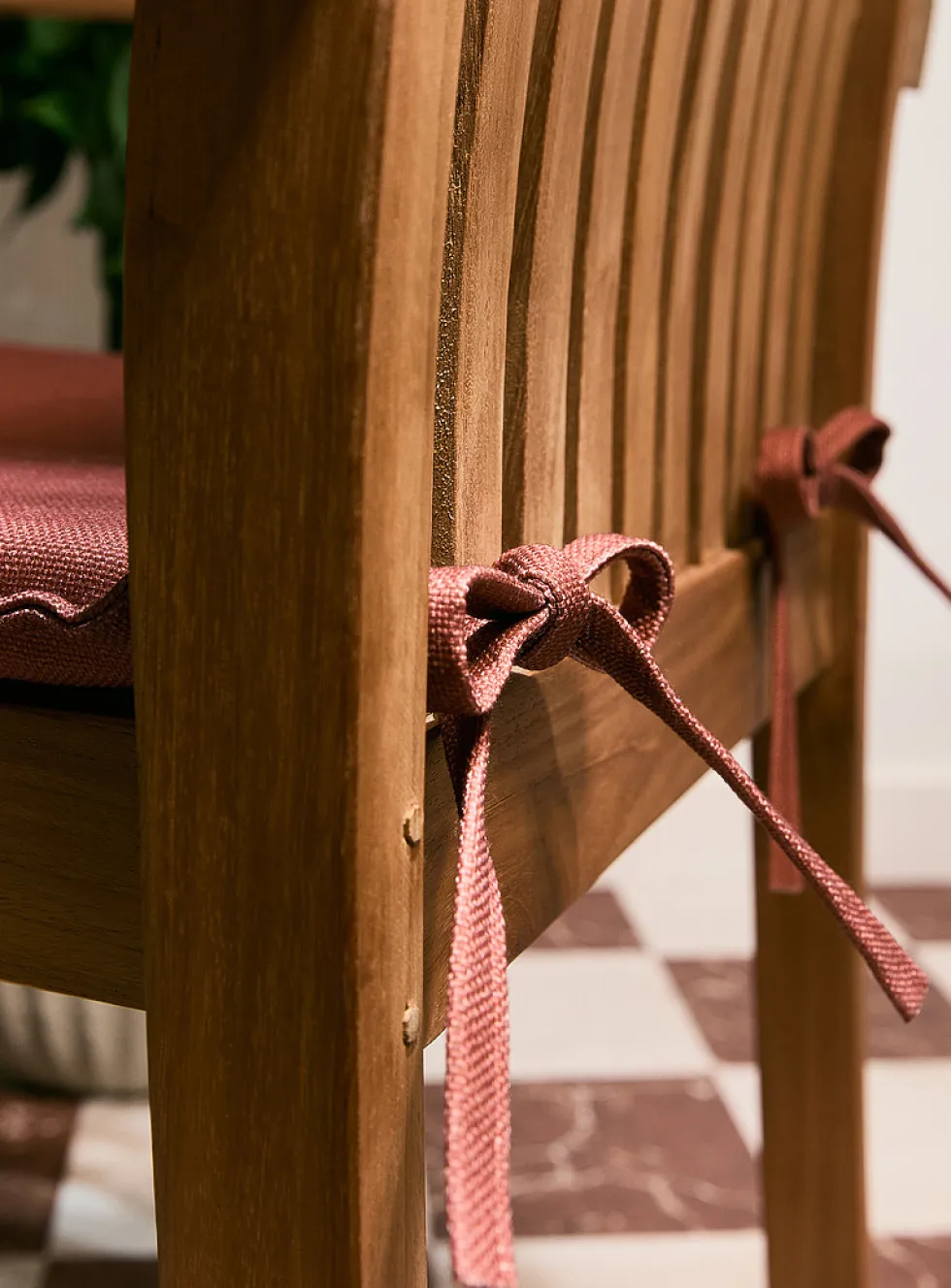 Solid canvas outdoor chair cushion