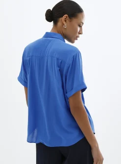 Solid flowy shirt