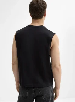 Solid muscle tee