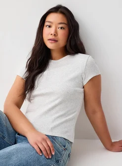 Solid ribbed fitted T-shirt