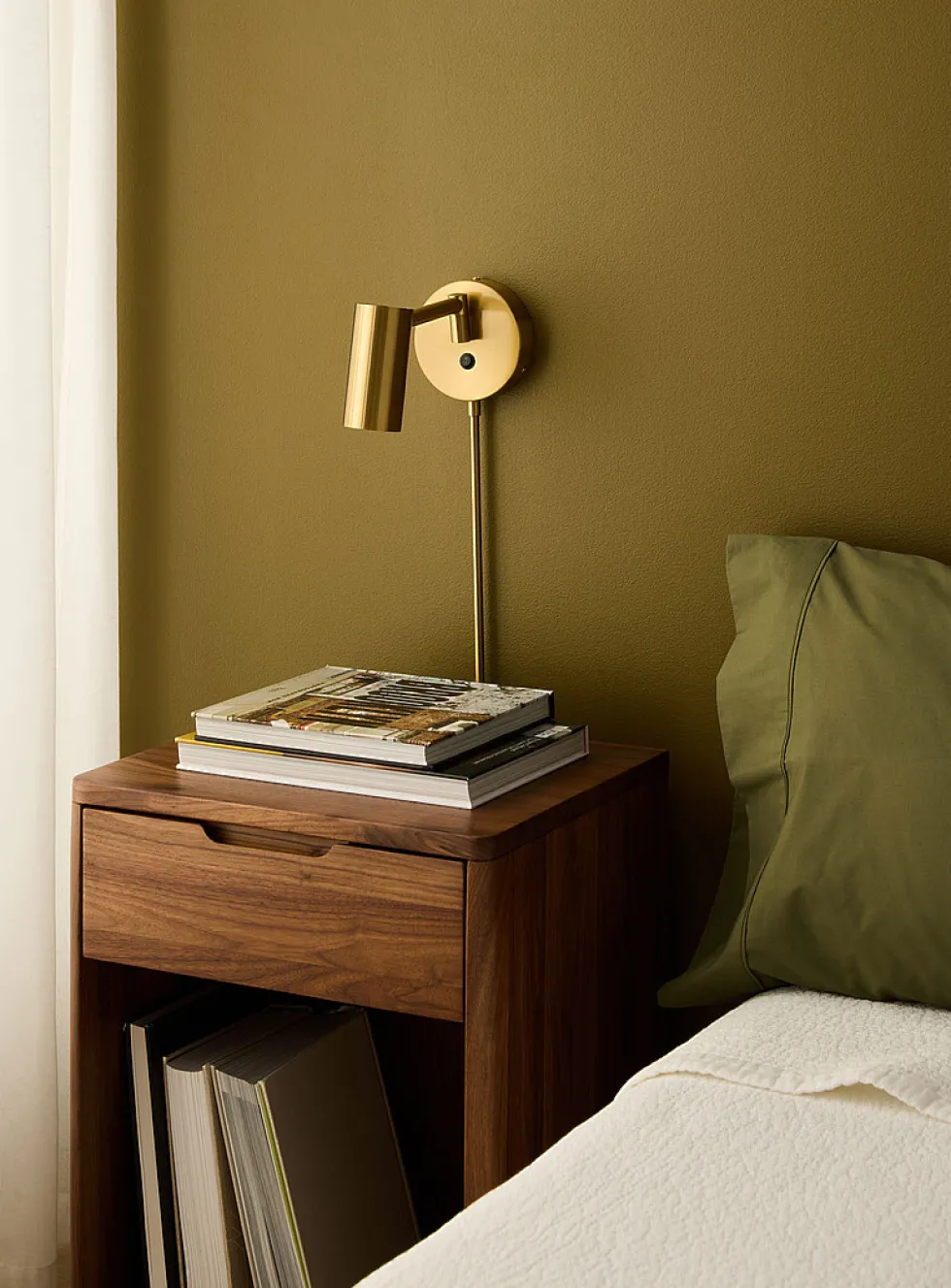 Stanly articulated arm single-beam light fixture