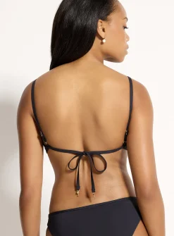 Straight-neckline charm balconette