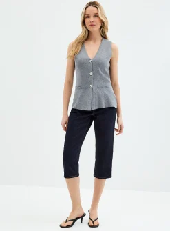 Structured capri jean