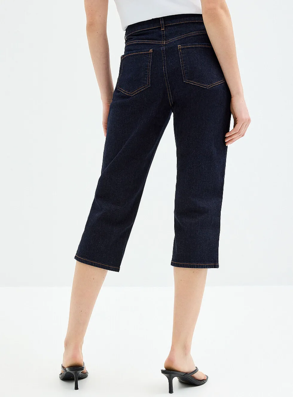 Structured capri jean