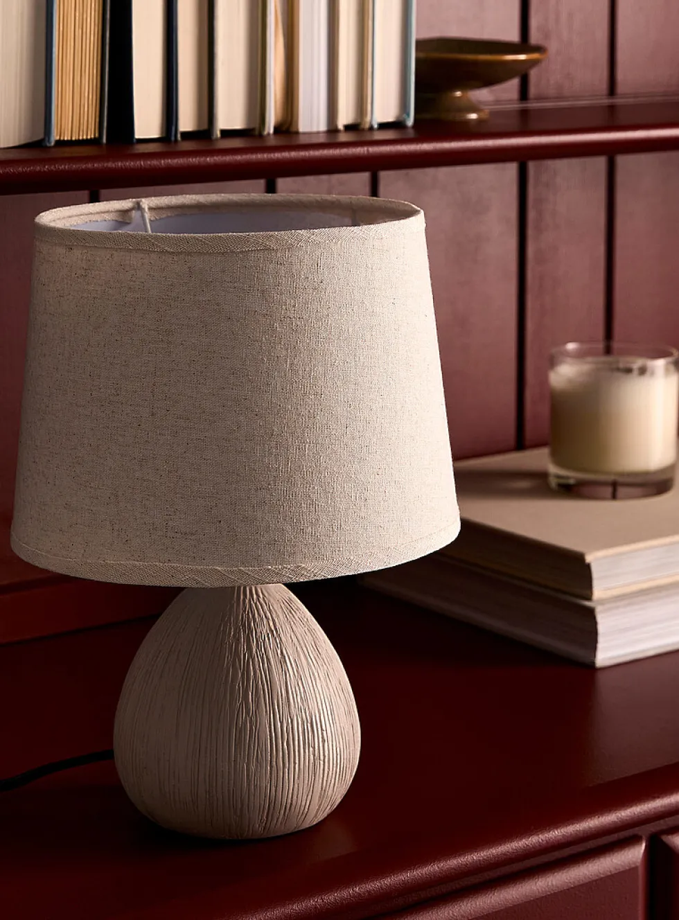 Textured ceramic table lamp