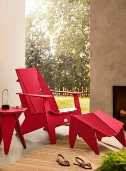 Tripod outdoor accent table