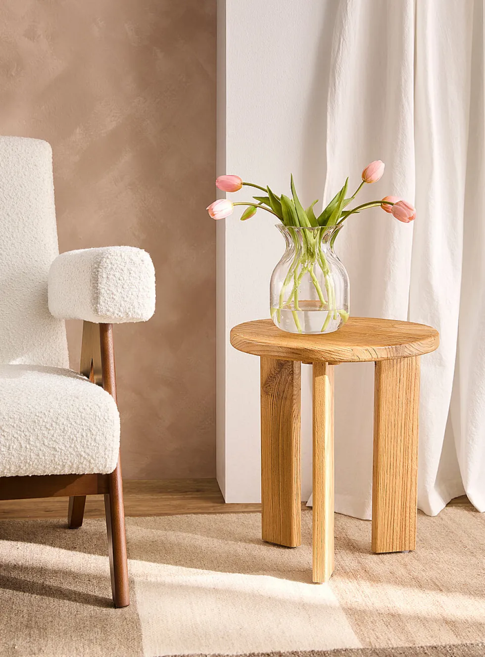 Tuscany round accent table