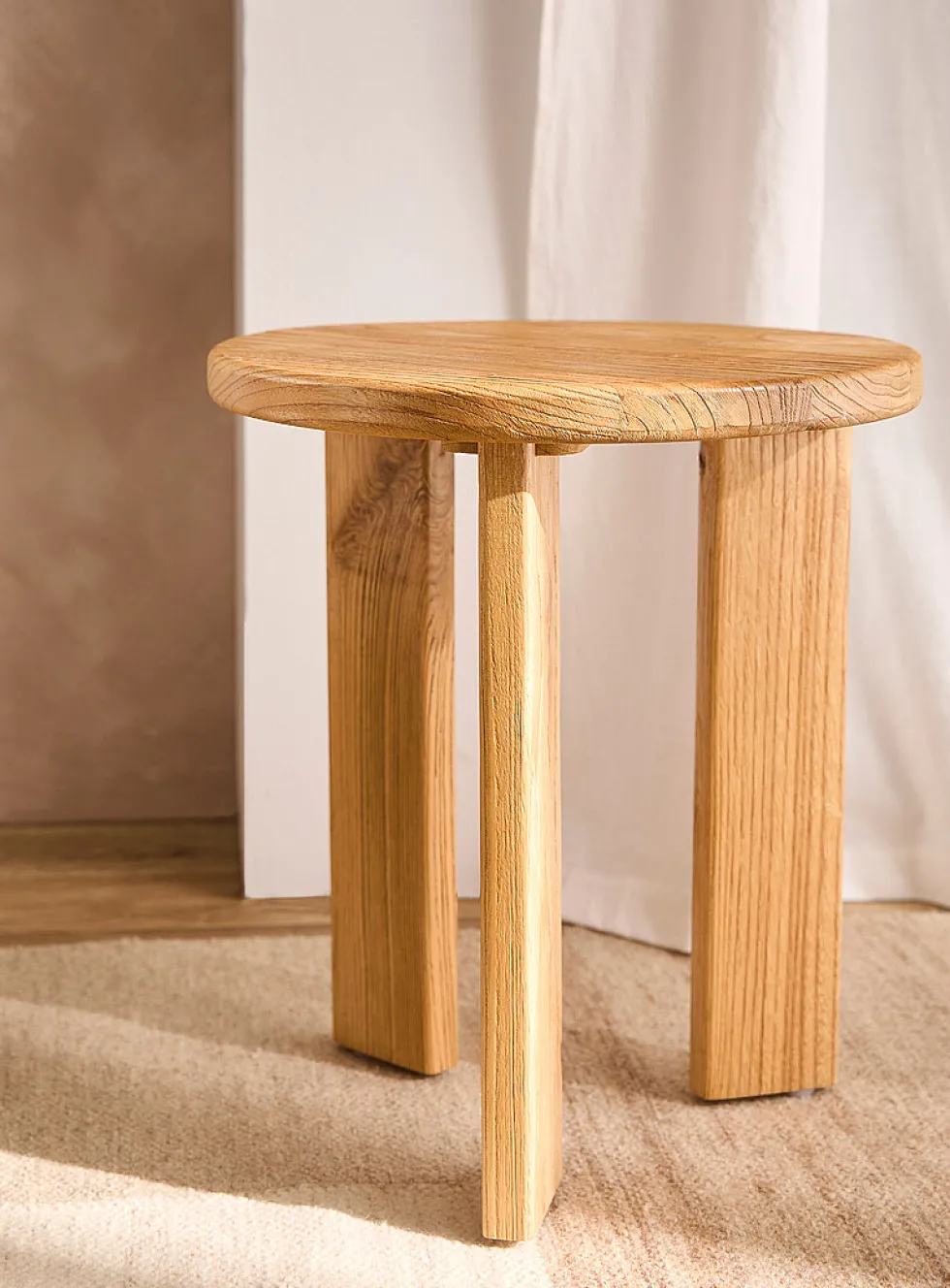 Tuscany round accent table