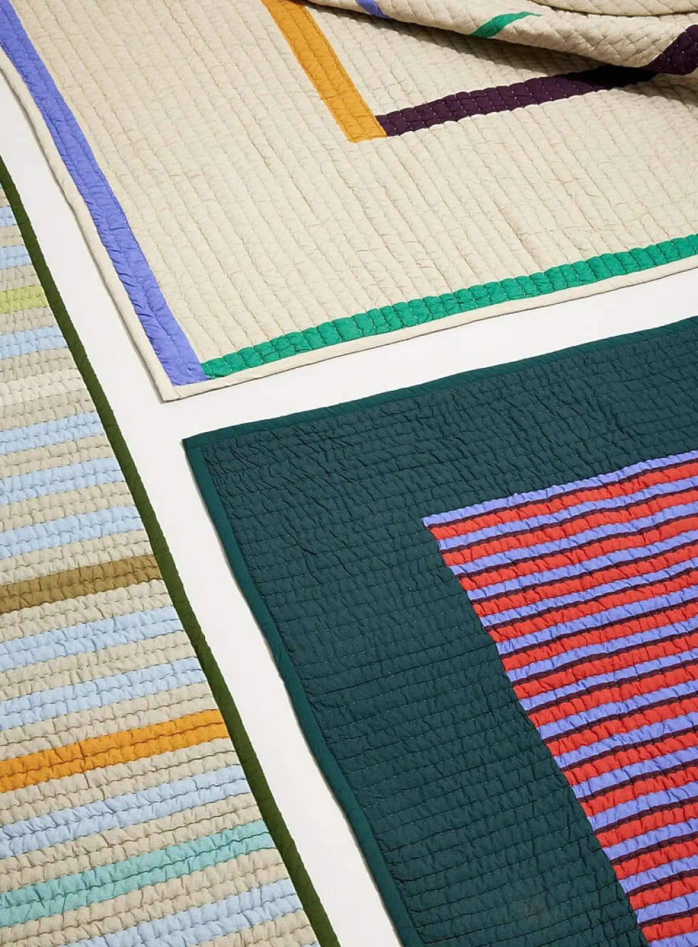 Twist striped quilted bedspread
