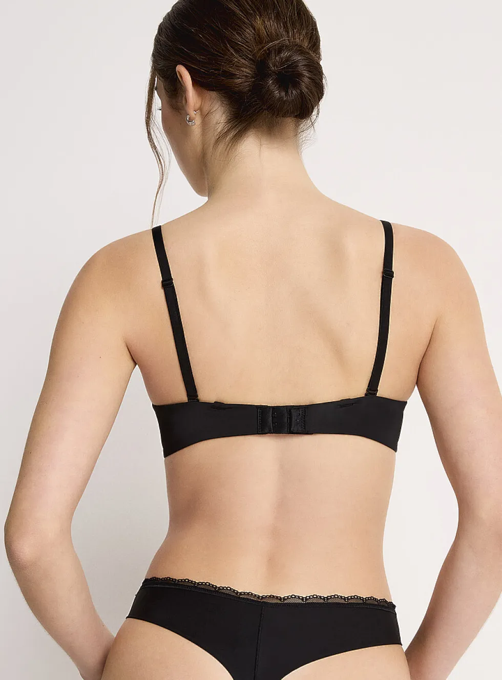 Vela wireless bra