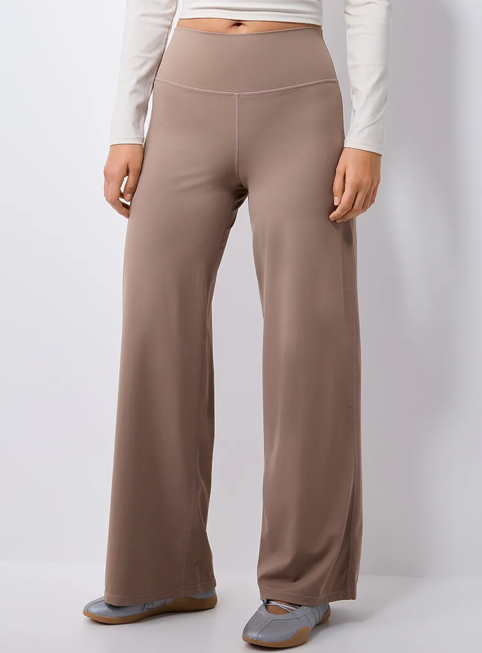Velvety wide-leg pant