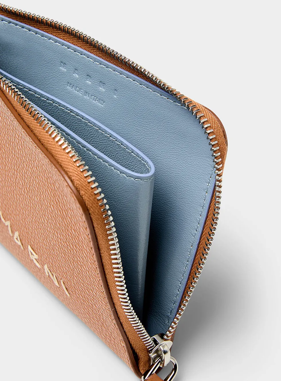 Zippered-closure leather wallet